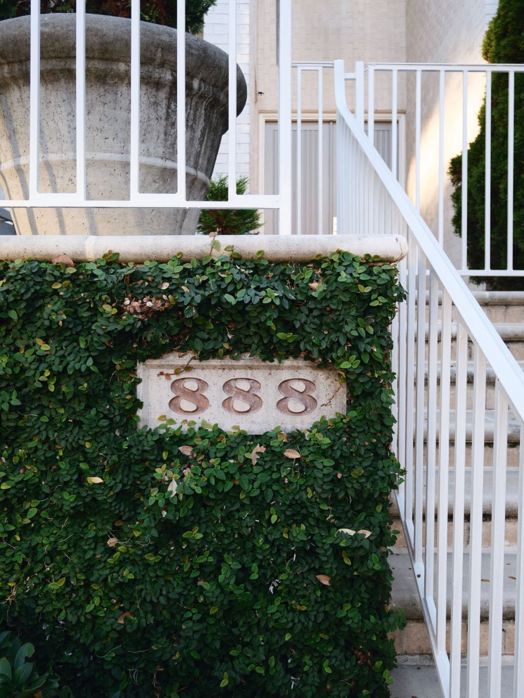 888